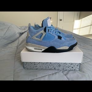 Jordan 4 UNC
